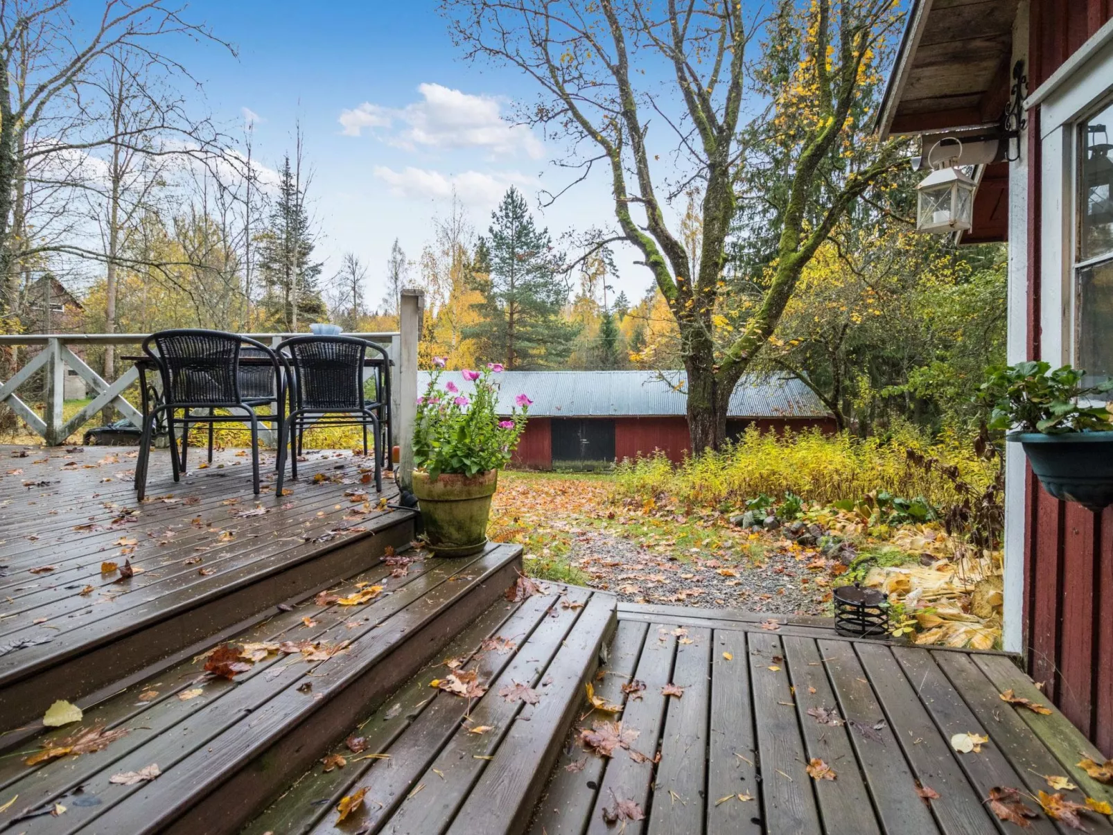 Puutarhurin mökki-Dedans