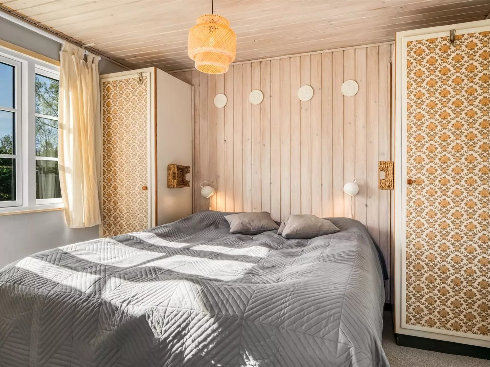 "Yaris" -  from the sea-Drinnen