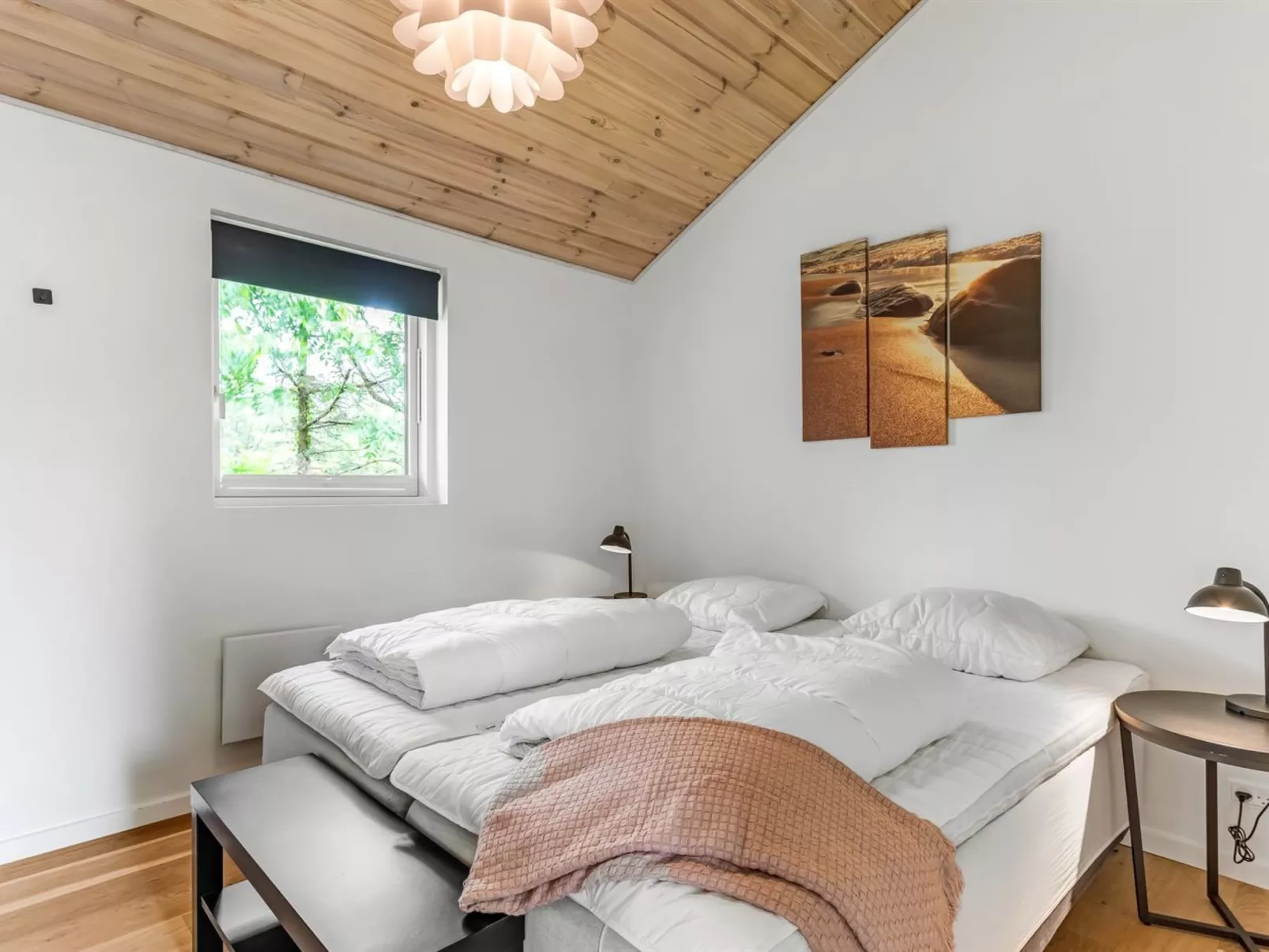 "Nanni" -  from the sea-Drinnen