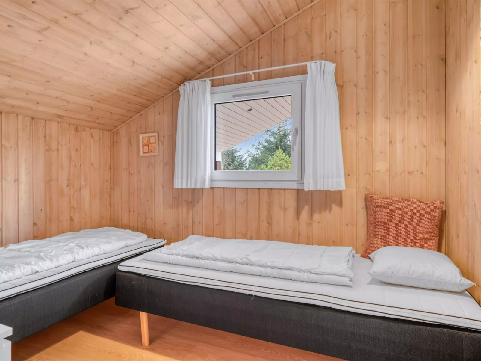 "Gunborg" - 2.5km from the sea-Inside