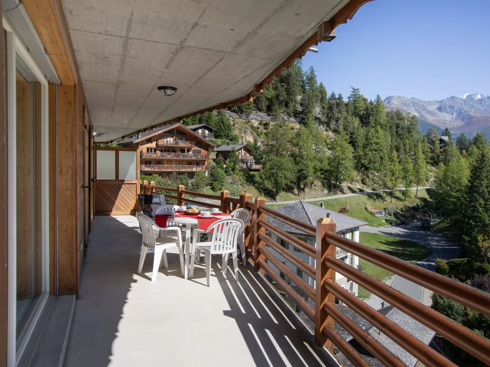 Les Combins 30-Outside