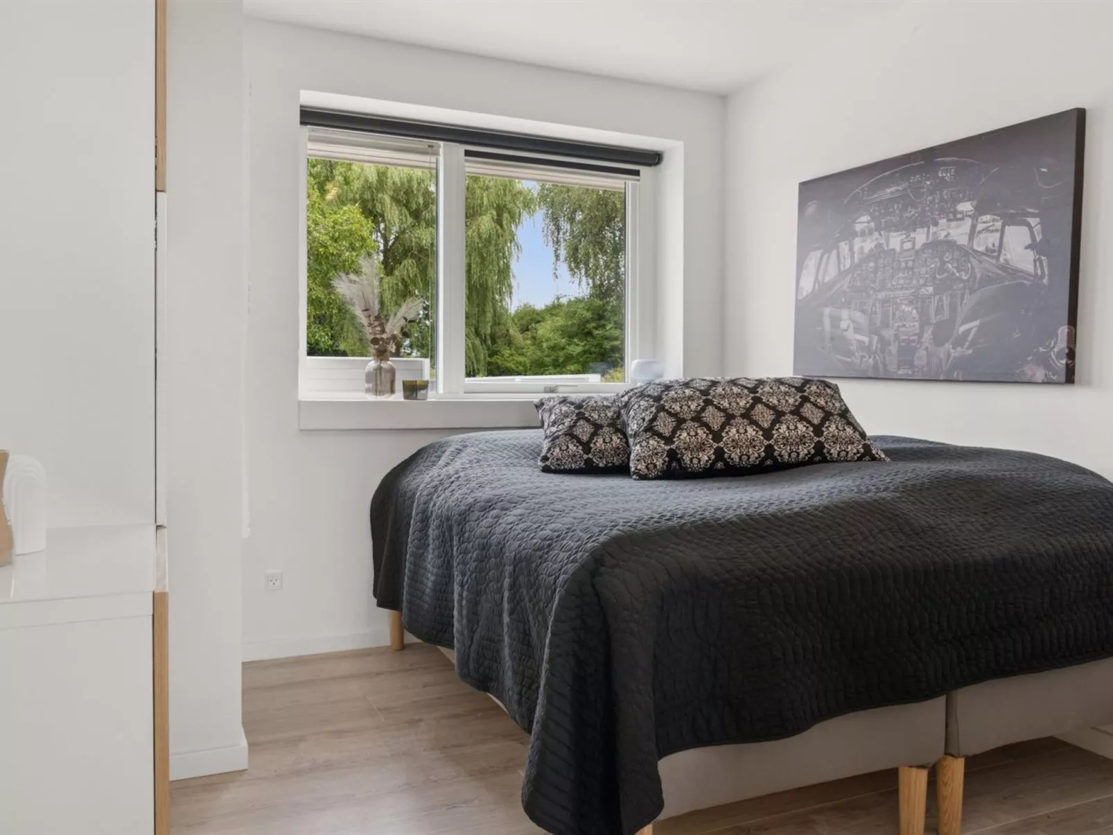 "Thyra" - 50m to the fjord-Drinnen