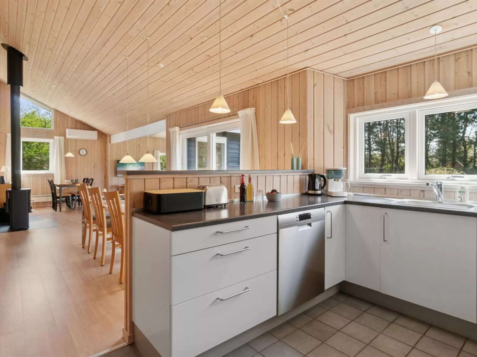 "Edna" - 500m from the sea-Drinnen