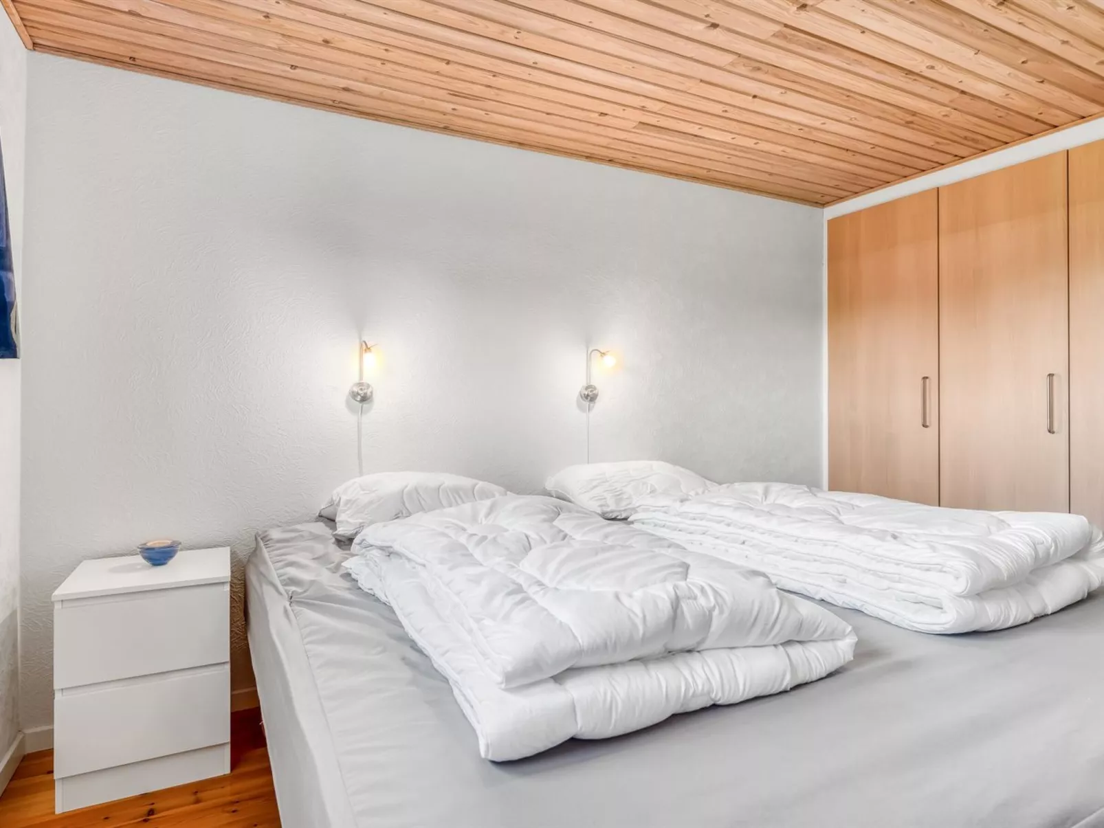 "Rathi" -  from the sea-Drinnen