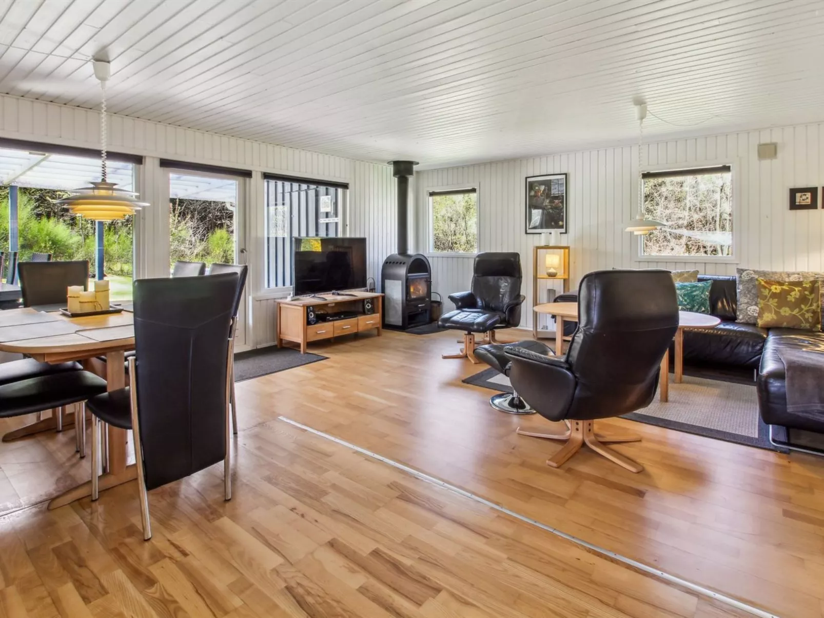 "Alia" - 30km from the sea-Drinnen