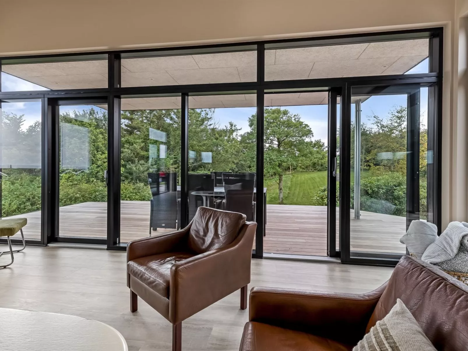 "Stjerne" - 300m to the fjord-Inside