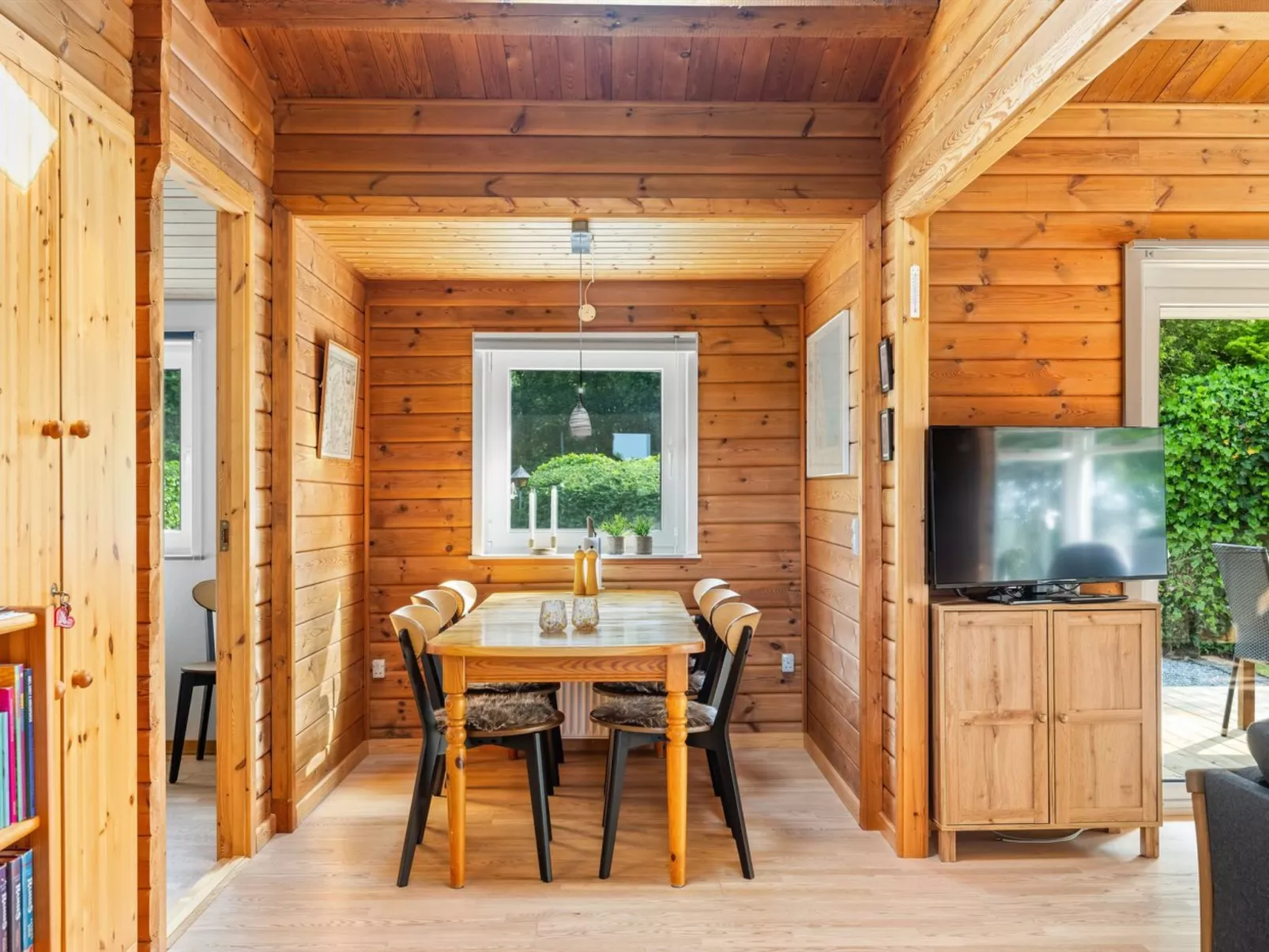 "Swipdagh" - 150m from the sea-Inside