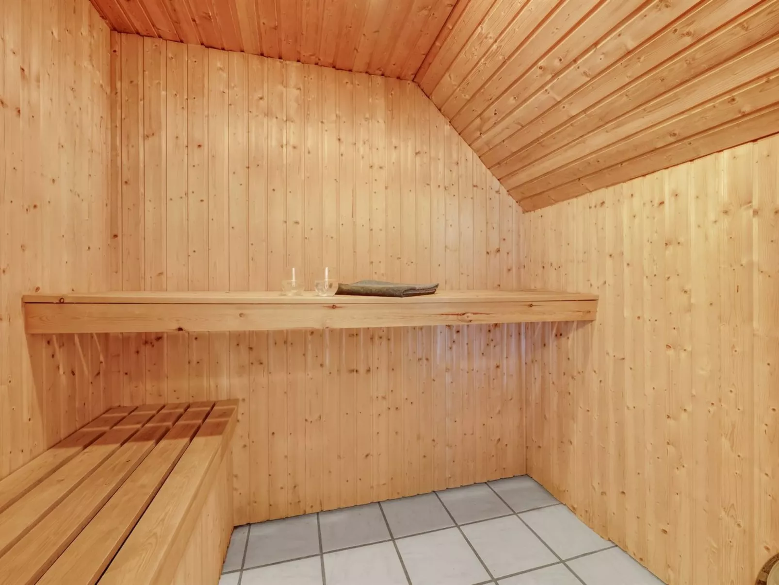 "Ulf" - 2km from the sea-Drinnen