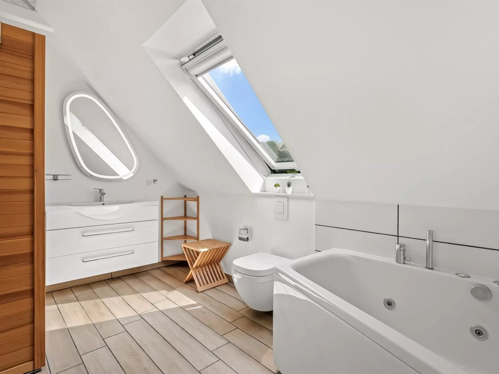 "Hekla" - 150m from the sea-Inside