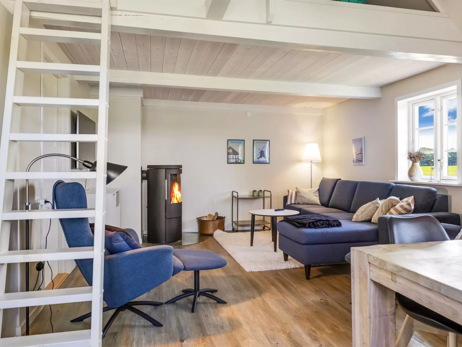 "Rahild" - 10km from the sea-Drinnen