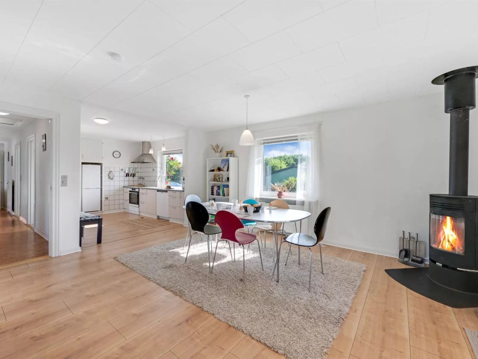 "Svein" - 500m to the fjord-Drinnen