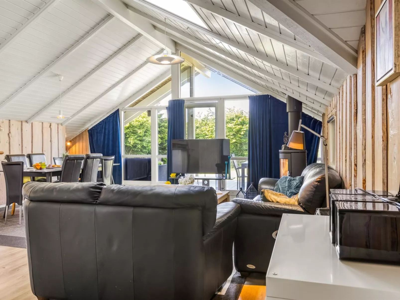 "Kai" - 400m from the sea-Drinnen