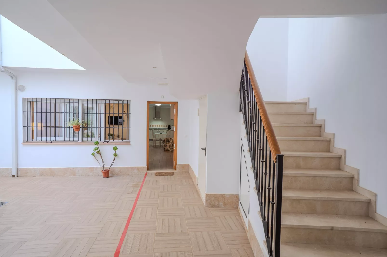 Santa Ángela de la Cruz-Landing