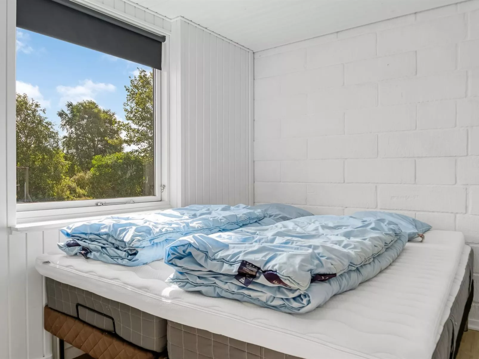 "Lillan" -  from the sea-Inside