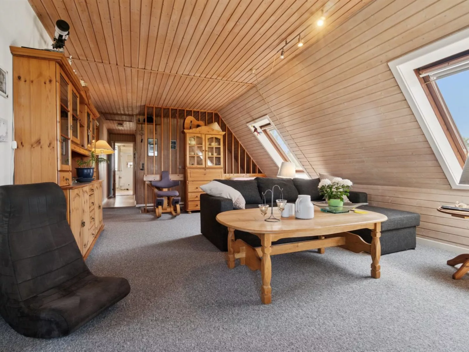 "Lacey" - 4km from the sea-Inside