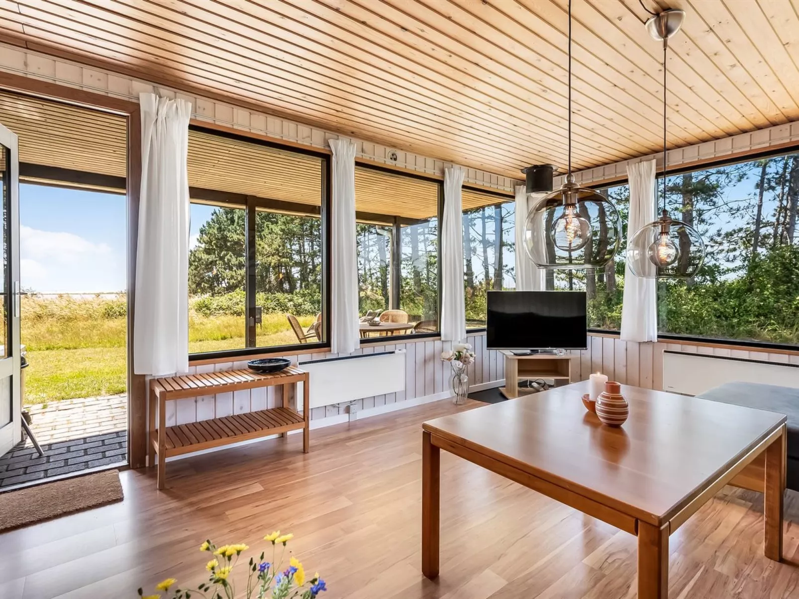 "Tatianna" - 100m from the sea-Drinnen