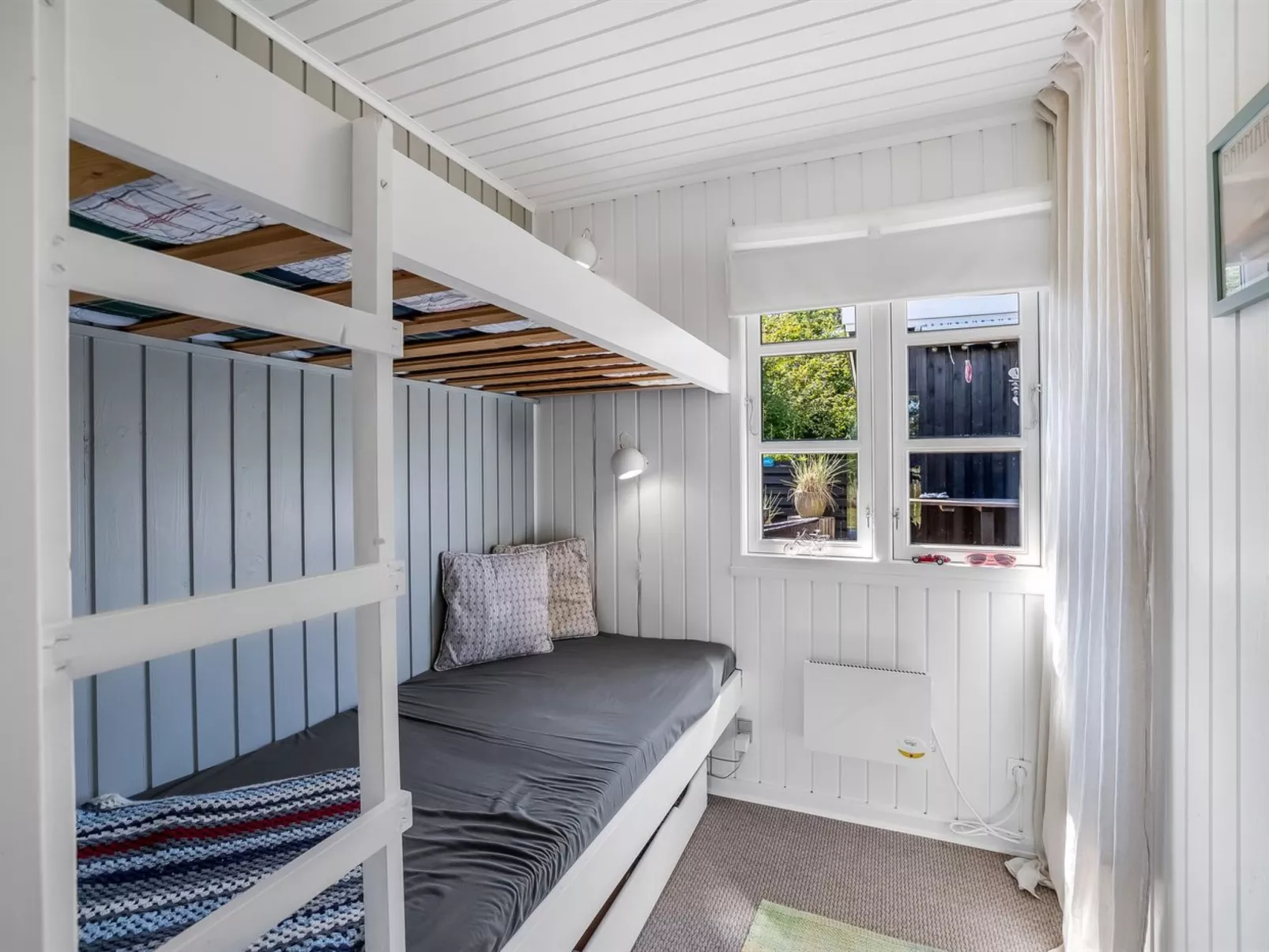 "Voitto" - 1km to the fjord-Drinnen