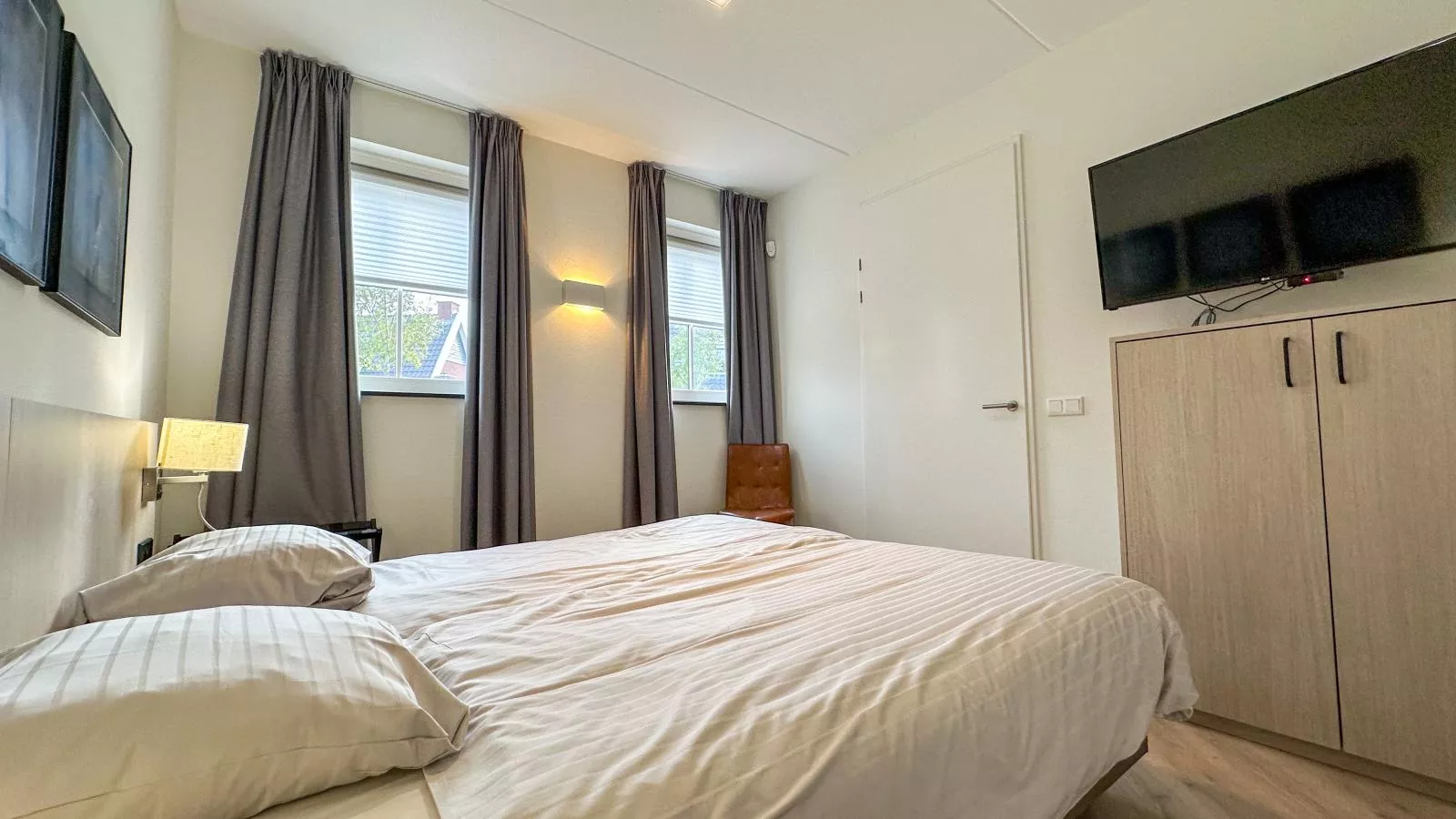 Happy Beach 48-Bedroom