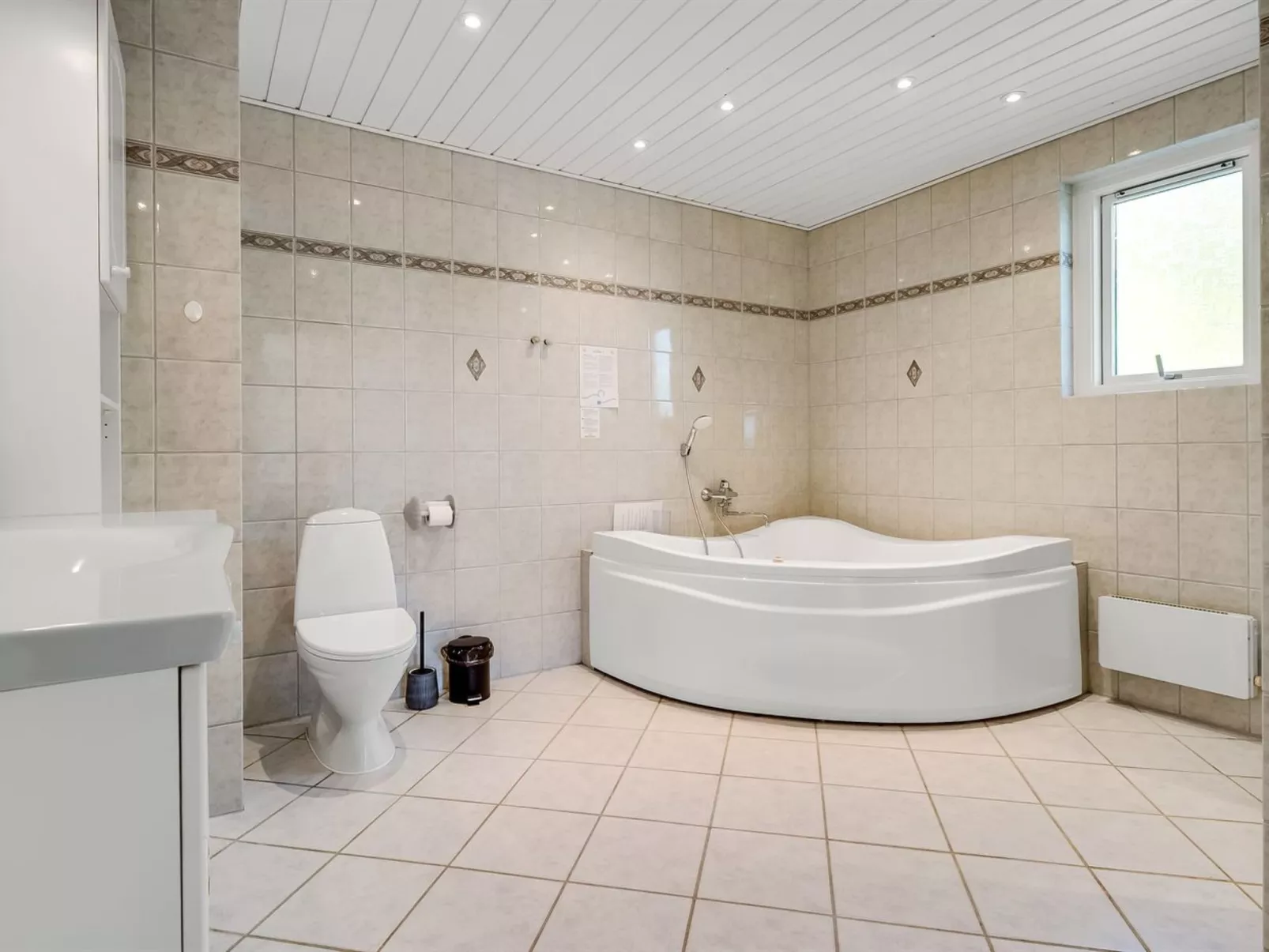 "Albert" - 300m from the sea-Dedans