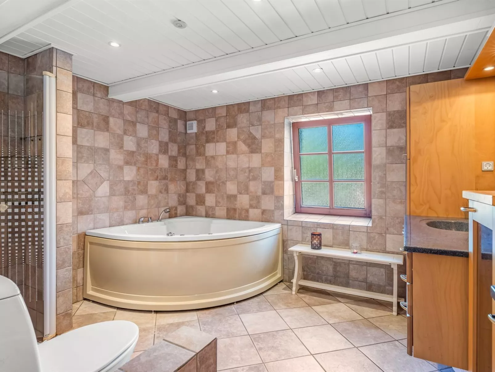 "Elia" - 5km to the fjord-Dedans