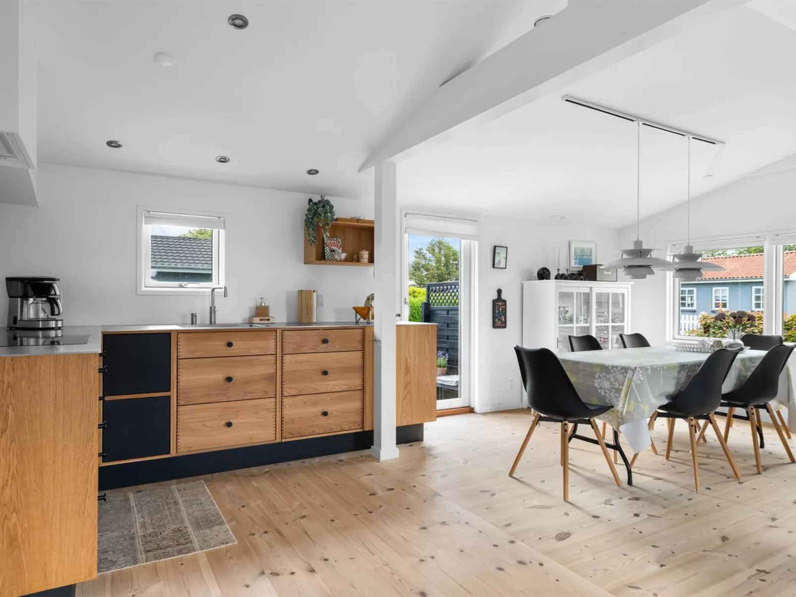 "Daya" - 75m from the sea-Drinnen