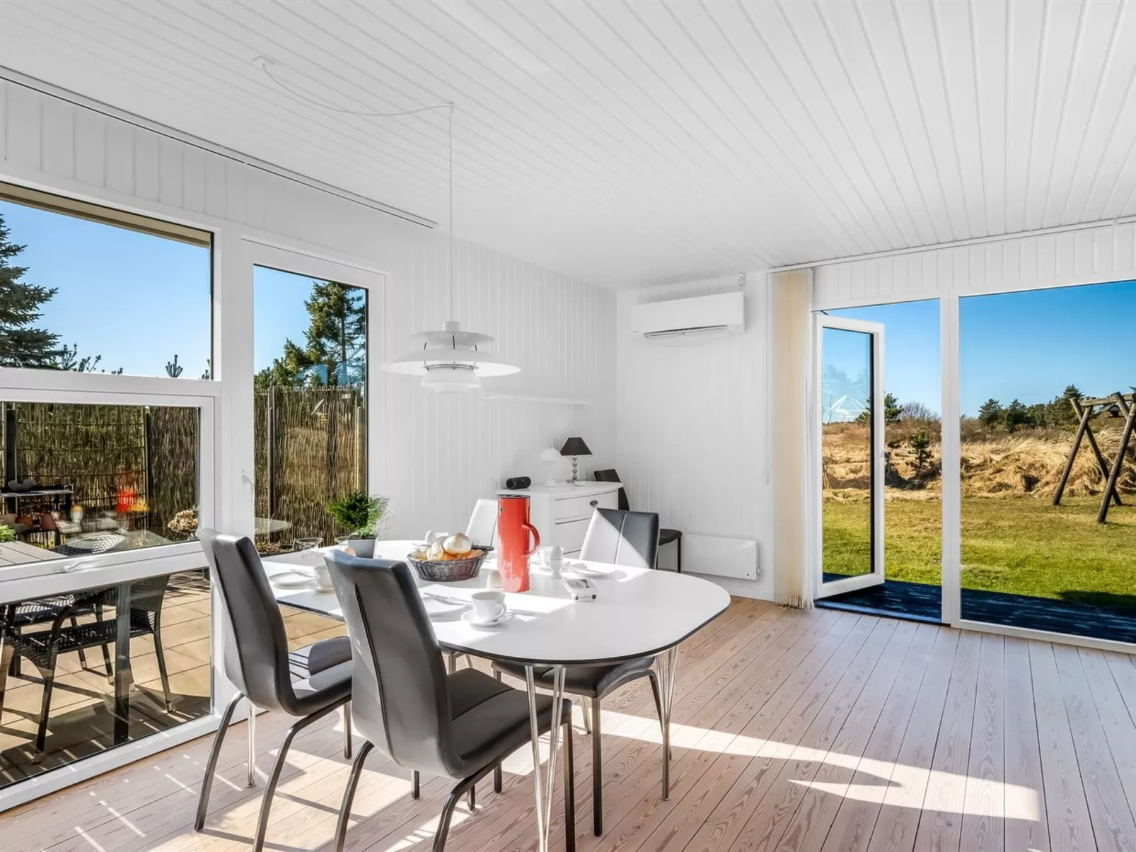 "Sinikka" - 900m from the sea-Drinnen