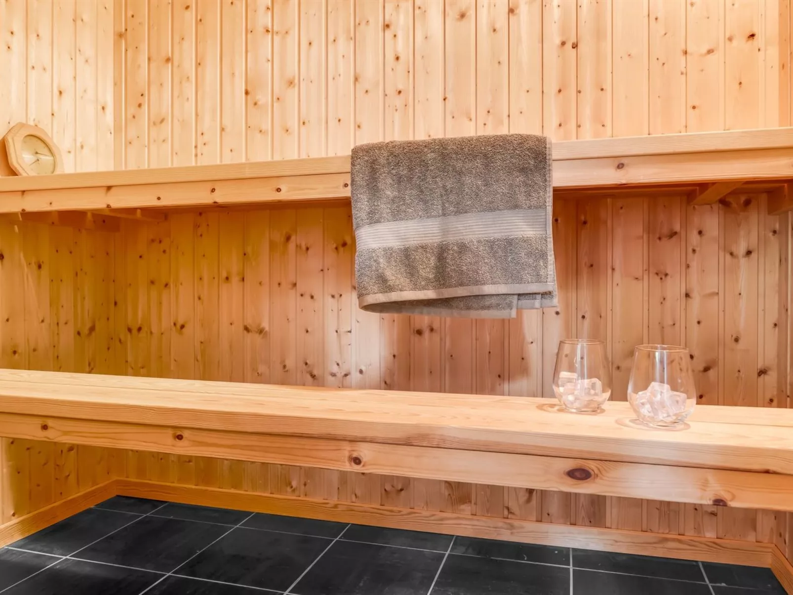 "Eeske" - 2.5km from the sea-Inside