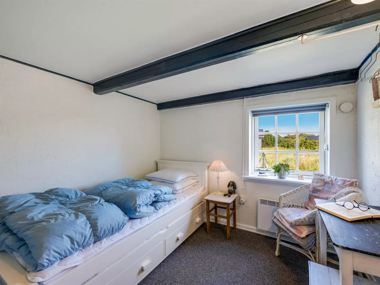 "Reinhard" -  from the sea-Drinnen