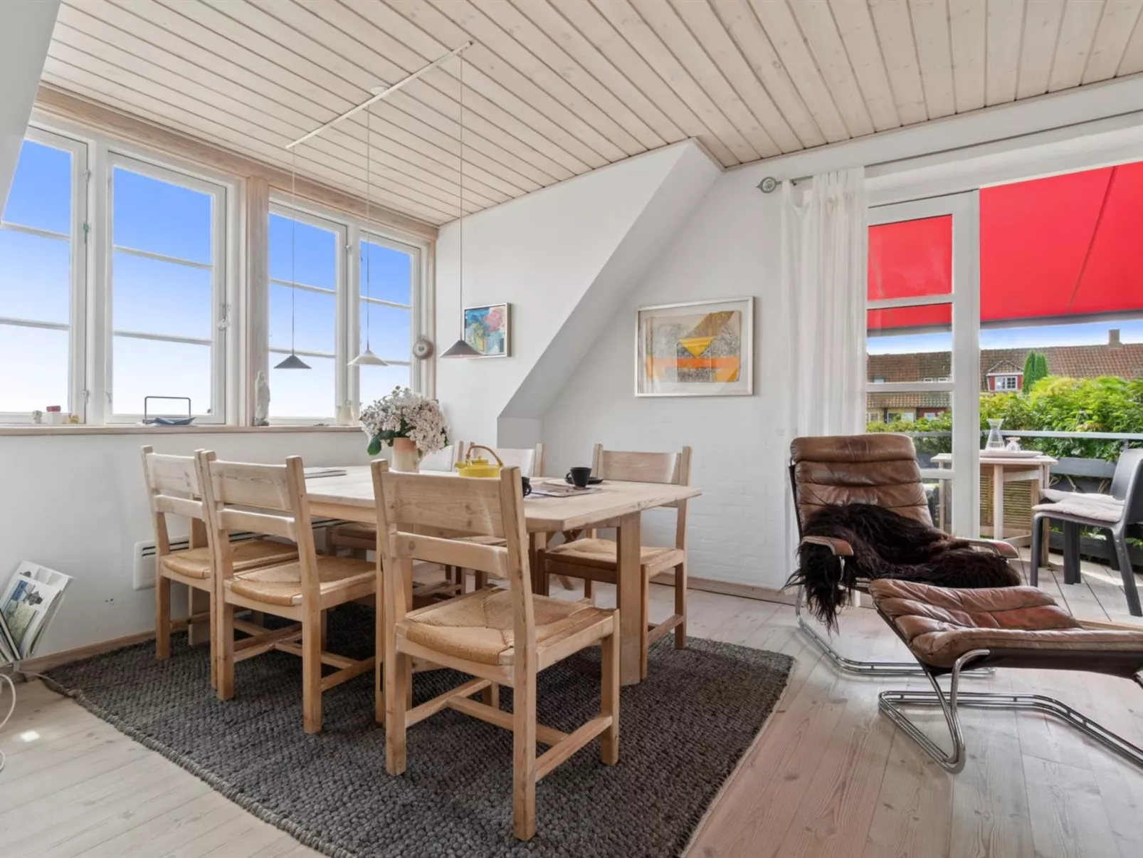 "Habbo" - 300m from the sea-Dedans