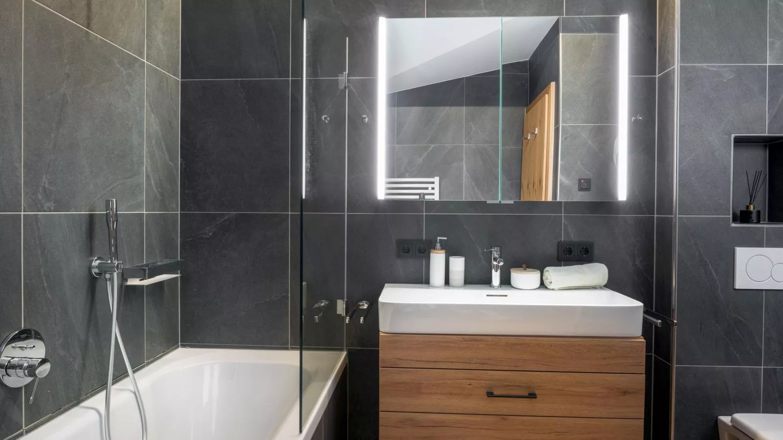 Luxury Central Kirchberg-Badezimmer