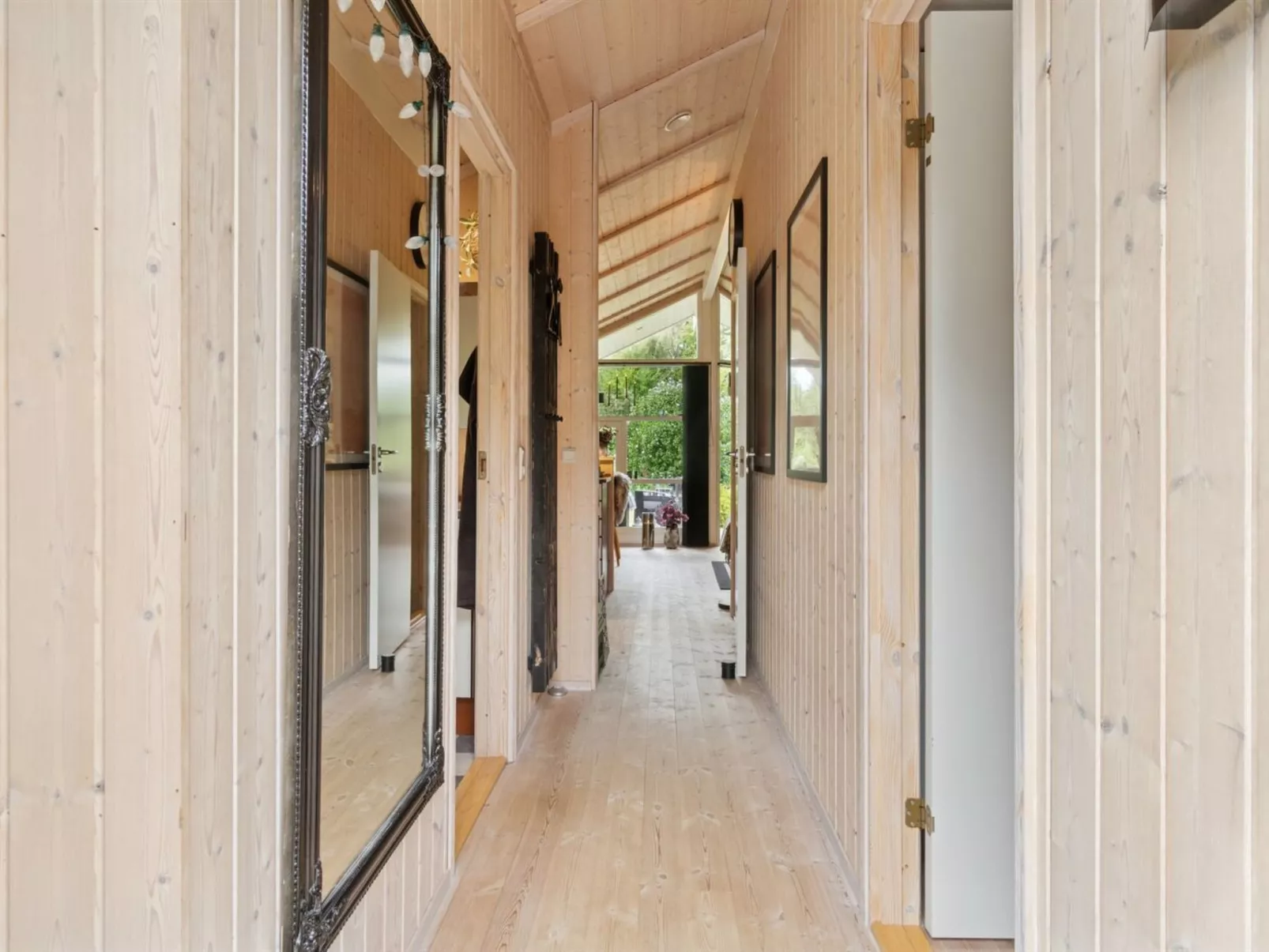 "Emelita" - 175m from the sea-Inside