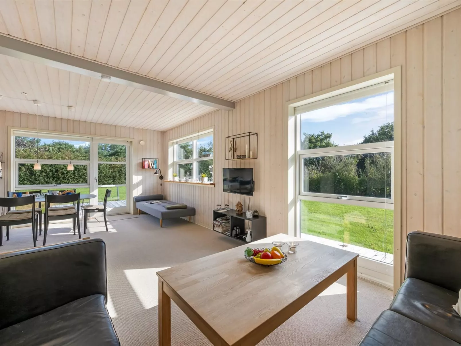 "Anja" - 550m to the fjord-Dedans