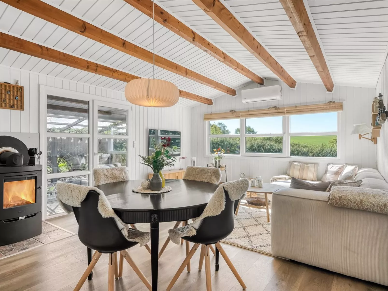 "Berner" - 500m to the fjord-Inside