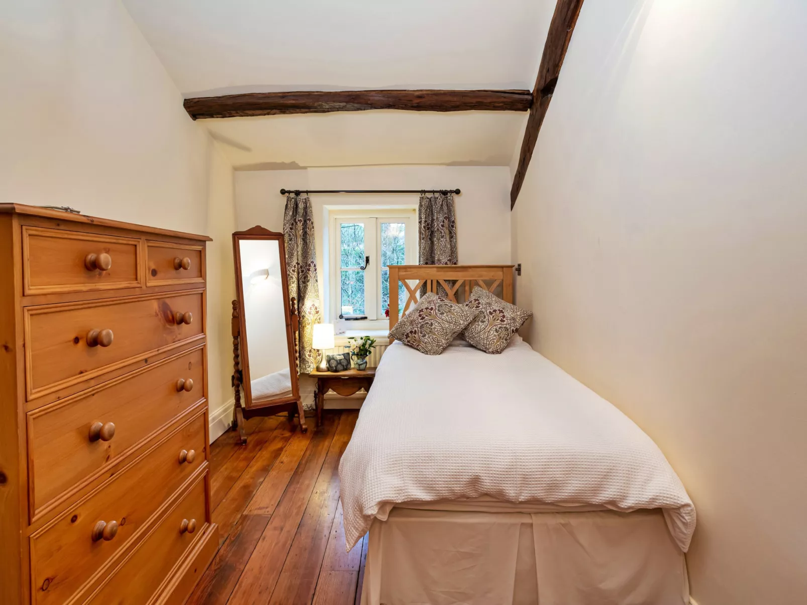 Two Storrs Cottages-Inside