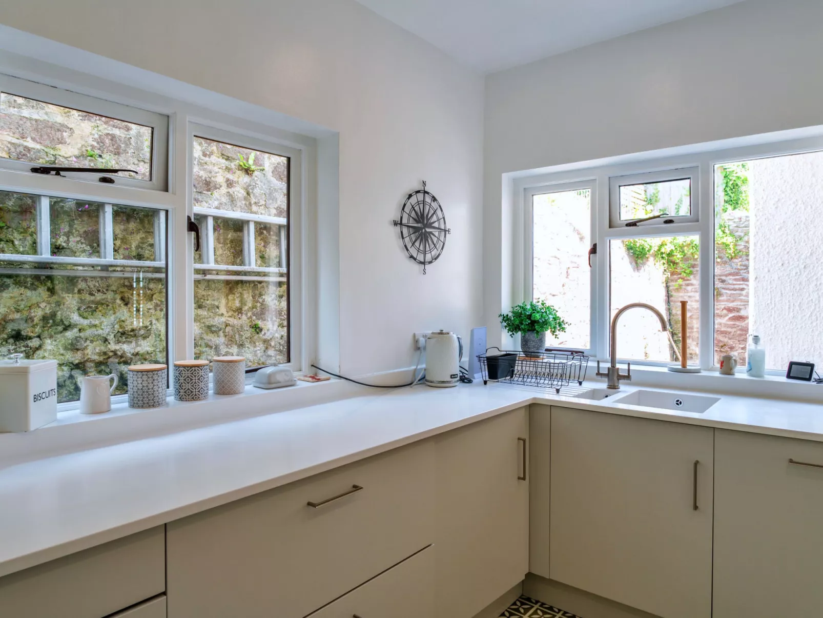 Woodleigh, Cawsand-Dehors