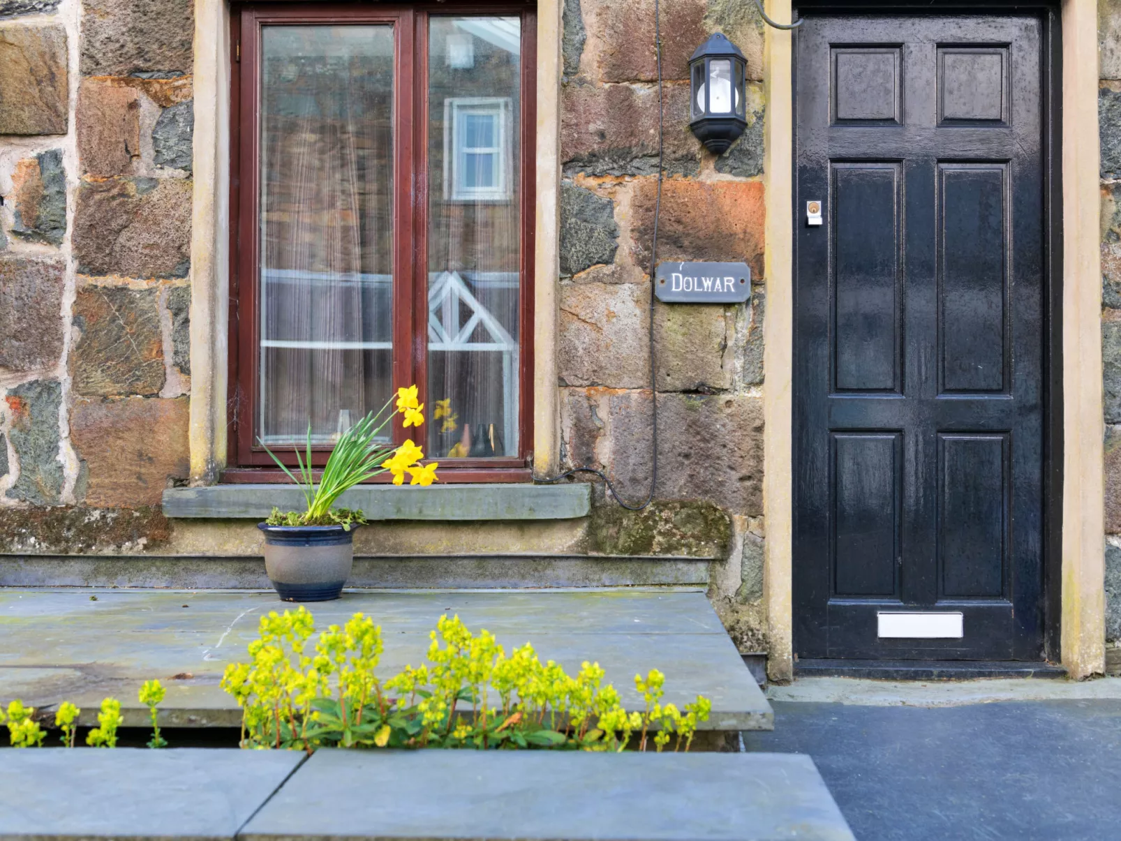 Dolwar Cottage-Outside