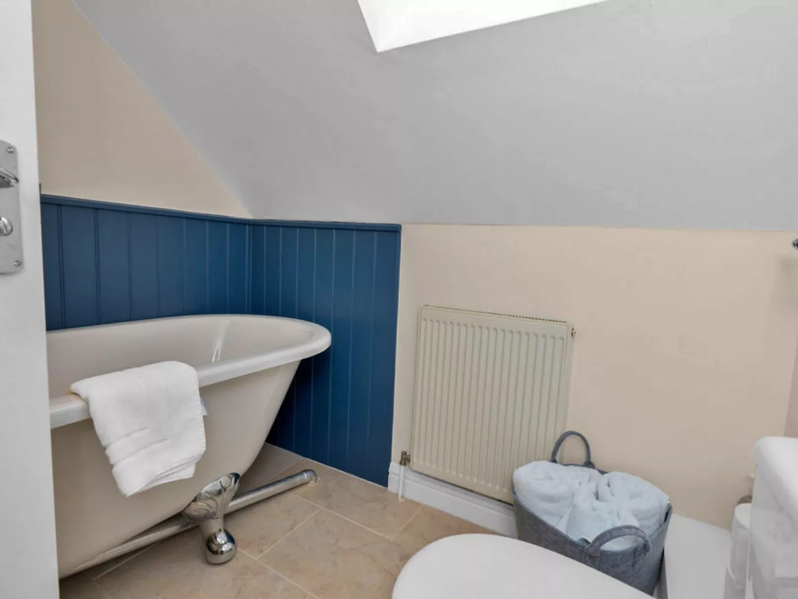 The Wheel House-Dedans