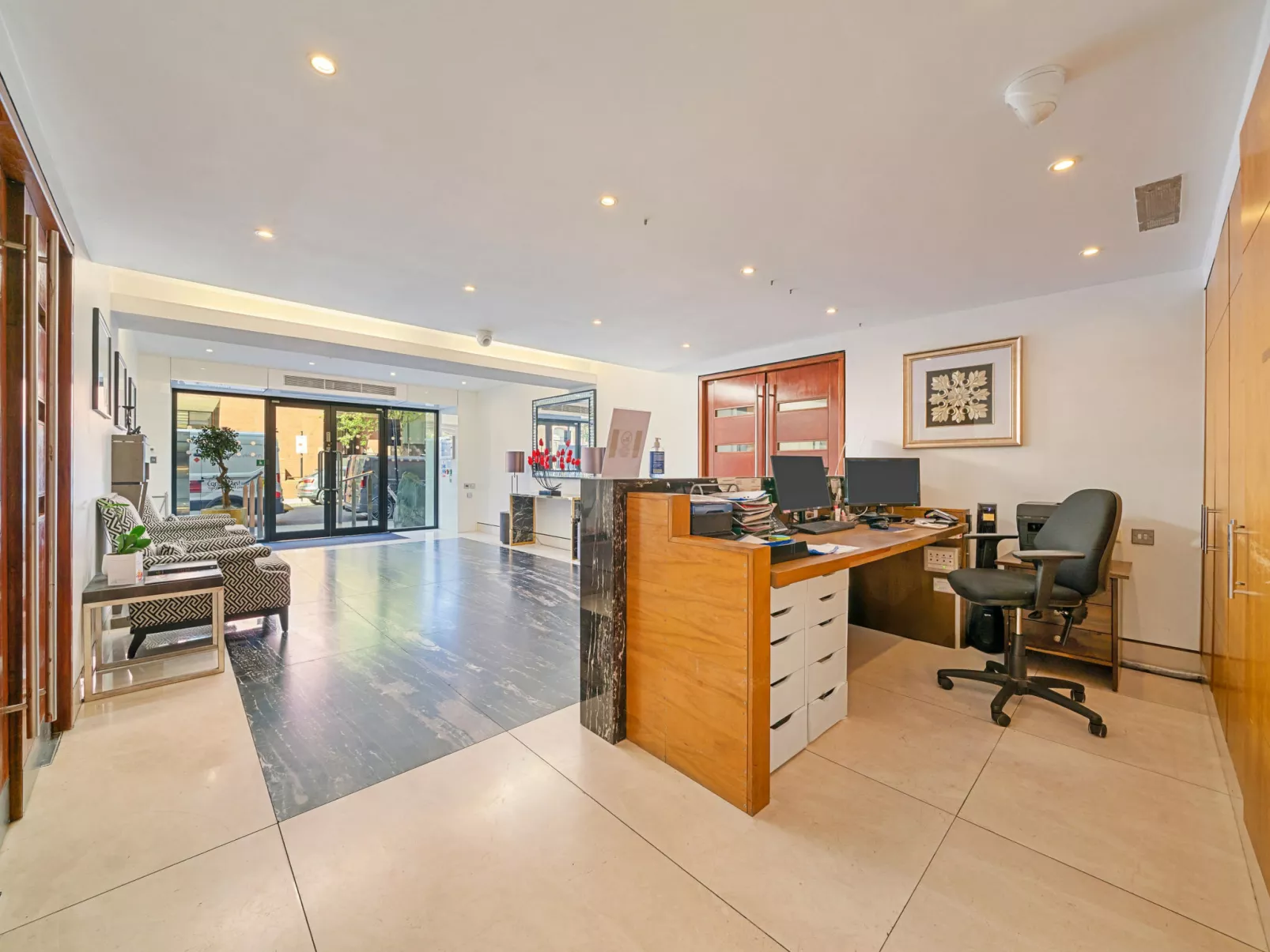 Roland House - Two Bedroom-Draußen