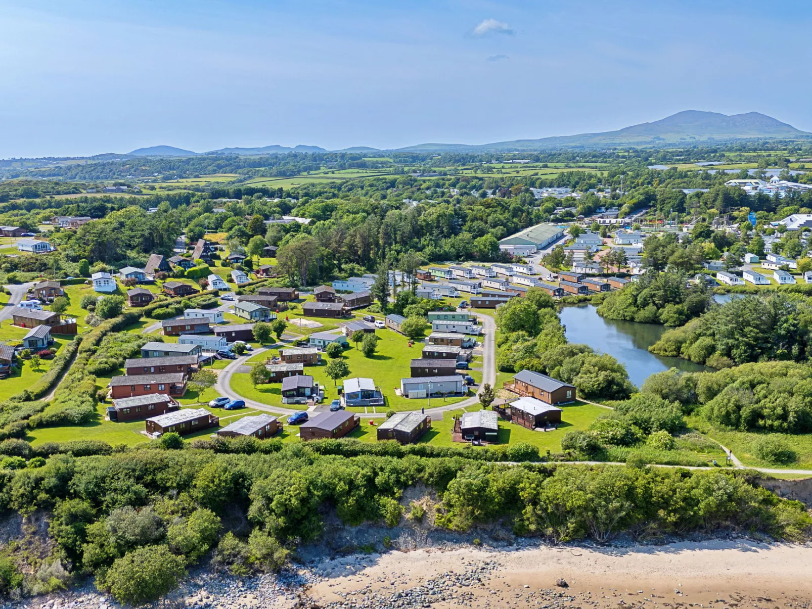 Forest Lodge-Outside
