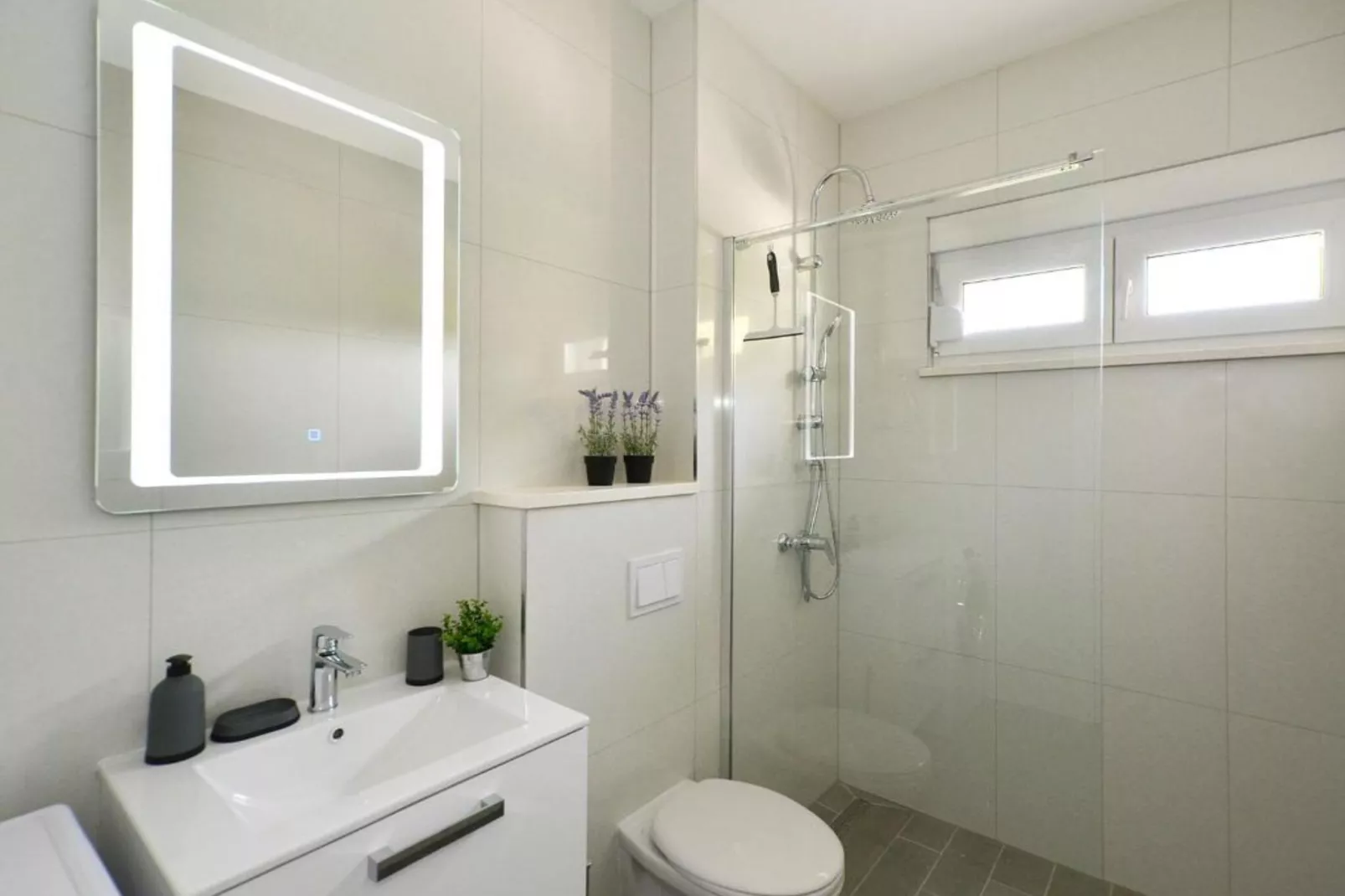 Apartment Sunshine Trogir - Three Bedroom Apartment with Balcony-Salle de bain