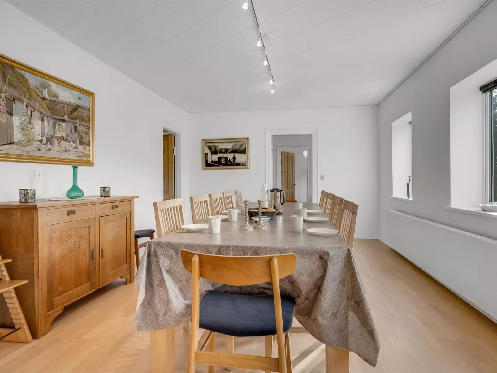 "Nette" - 2km to the fjord-Drinnen