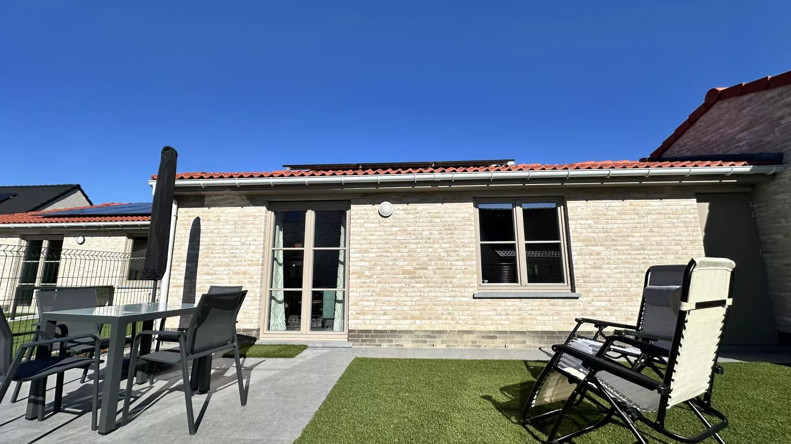 Westhinder II H19-Außenbereich Sommer