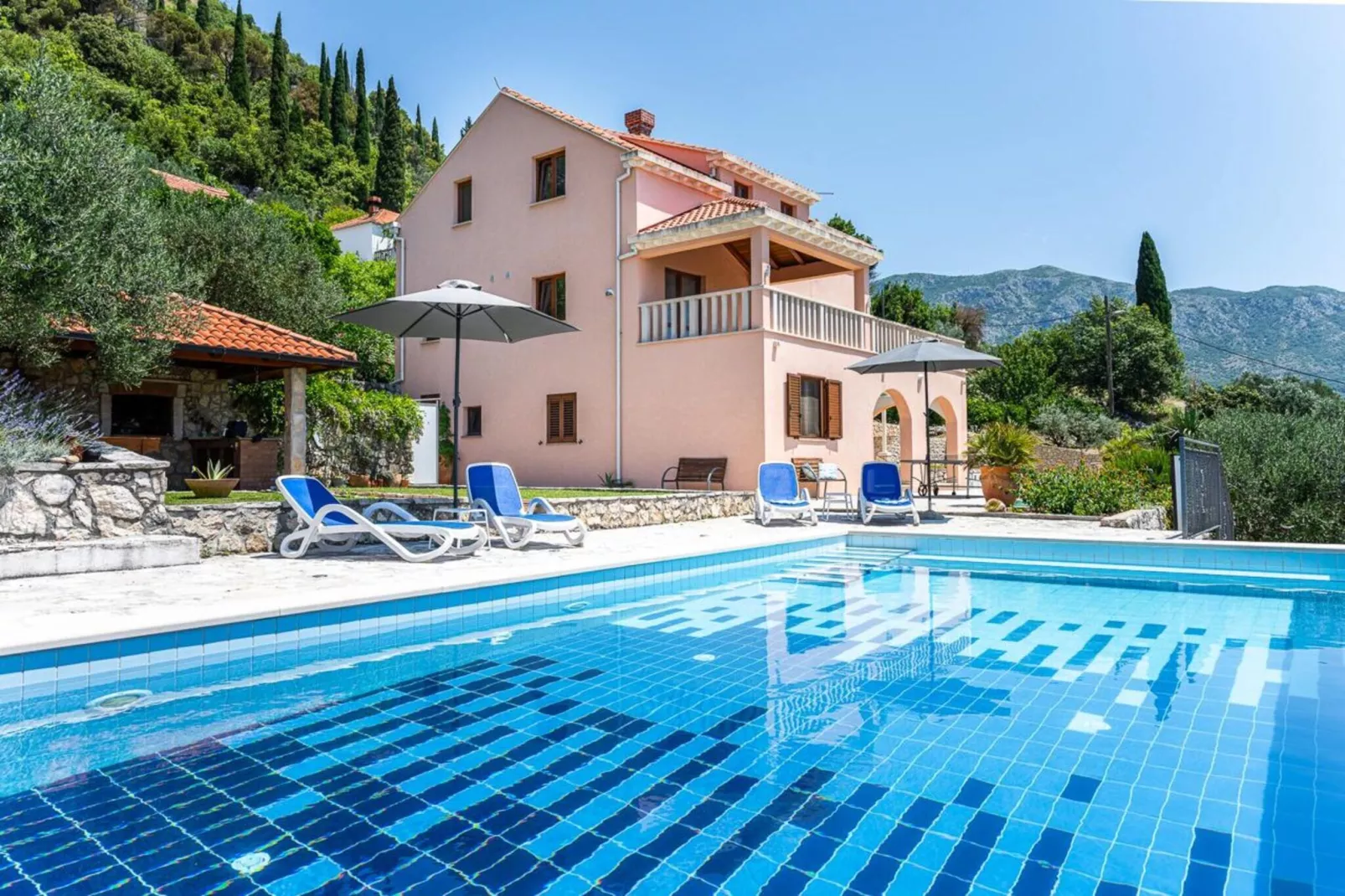 Villa Oliva - Two Bedroom Villa with Terrace and Swimming pool-Schwimmbad