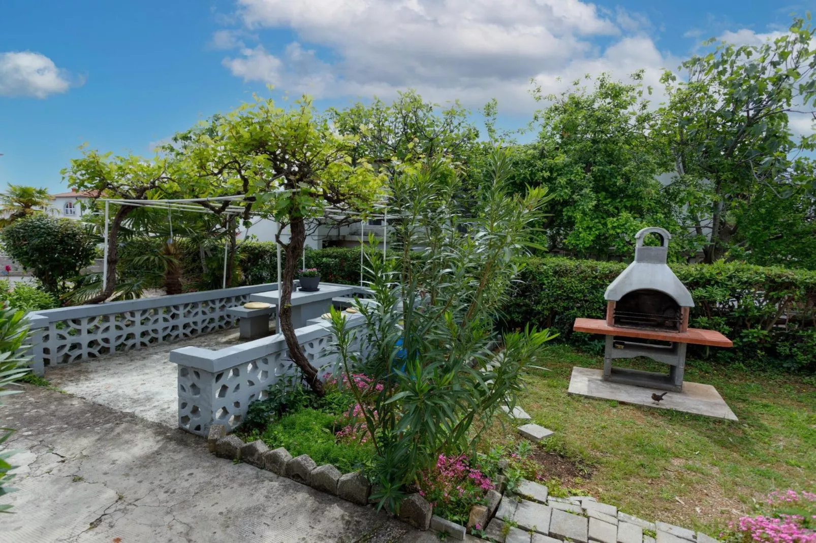 Charming and Tranquil Krk Center Apartment - One Bedroom Apartment with  Balcony-Im Freien