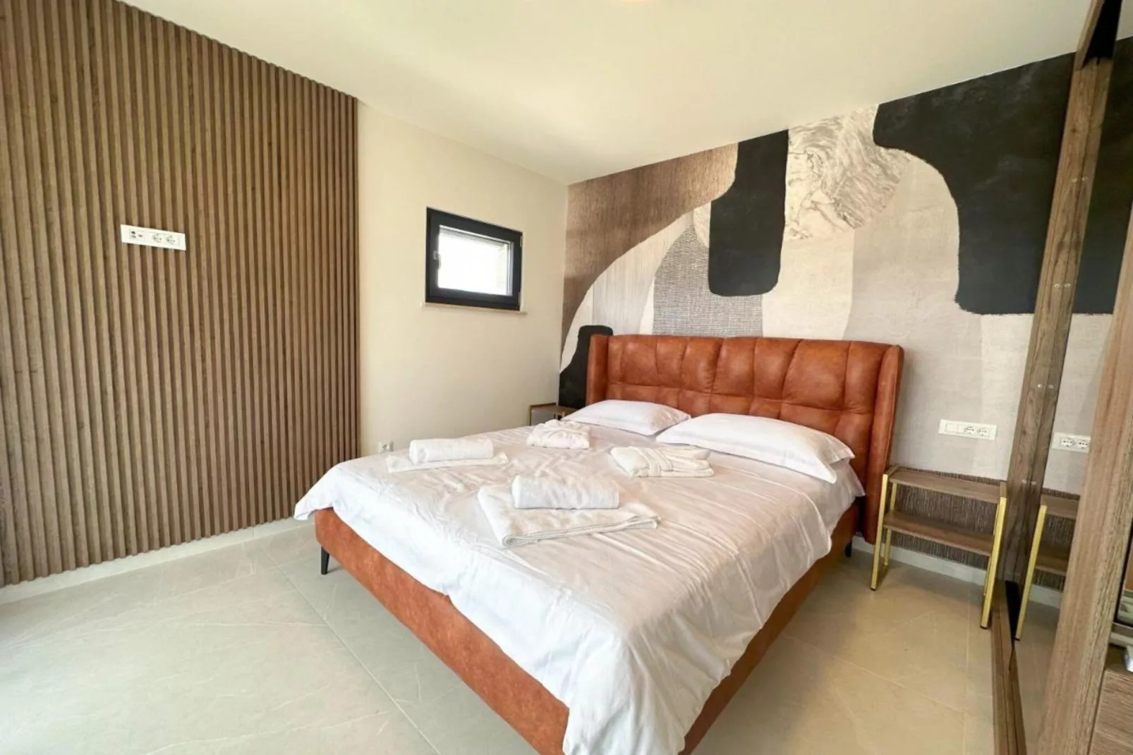 Leonarda Waterfront Residences- Three-Bedroom Penthouse  (The Riviera Three) -S3-Chambre