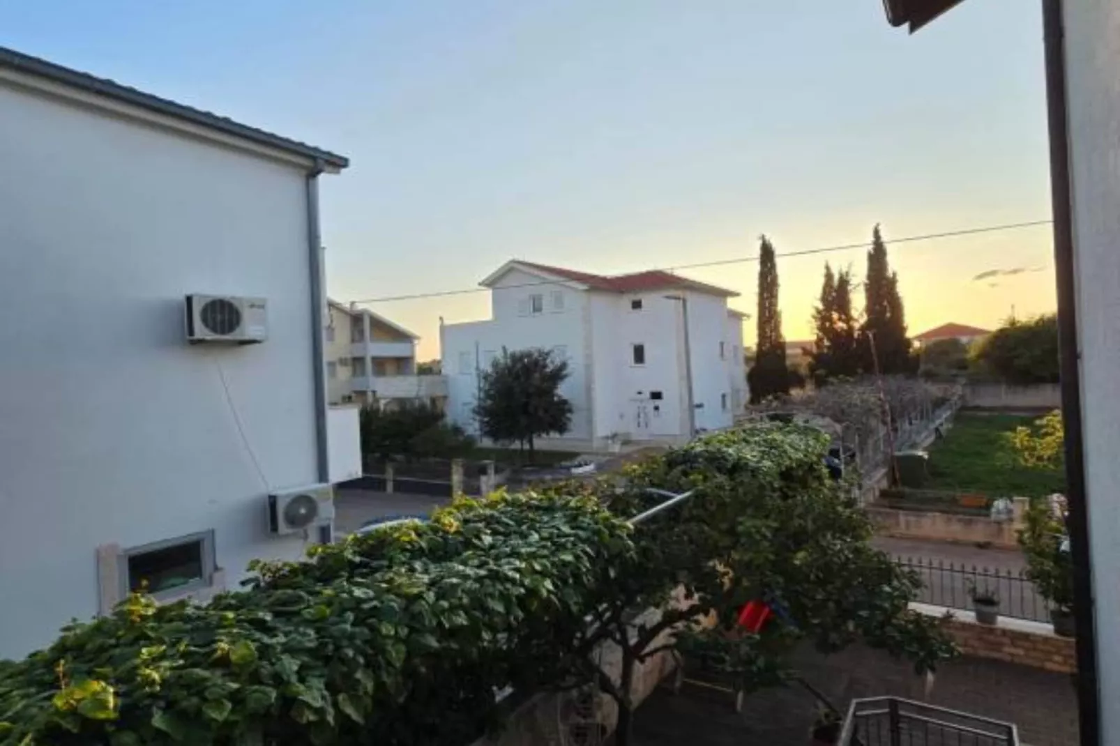 Peaceful Apartments With Style - Classsic Two Bedroom Apartment-Outdoor