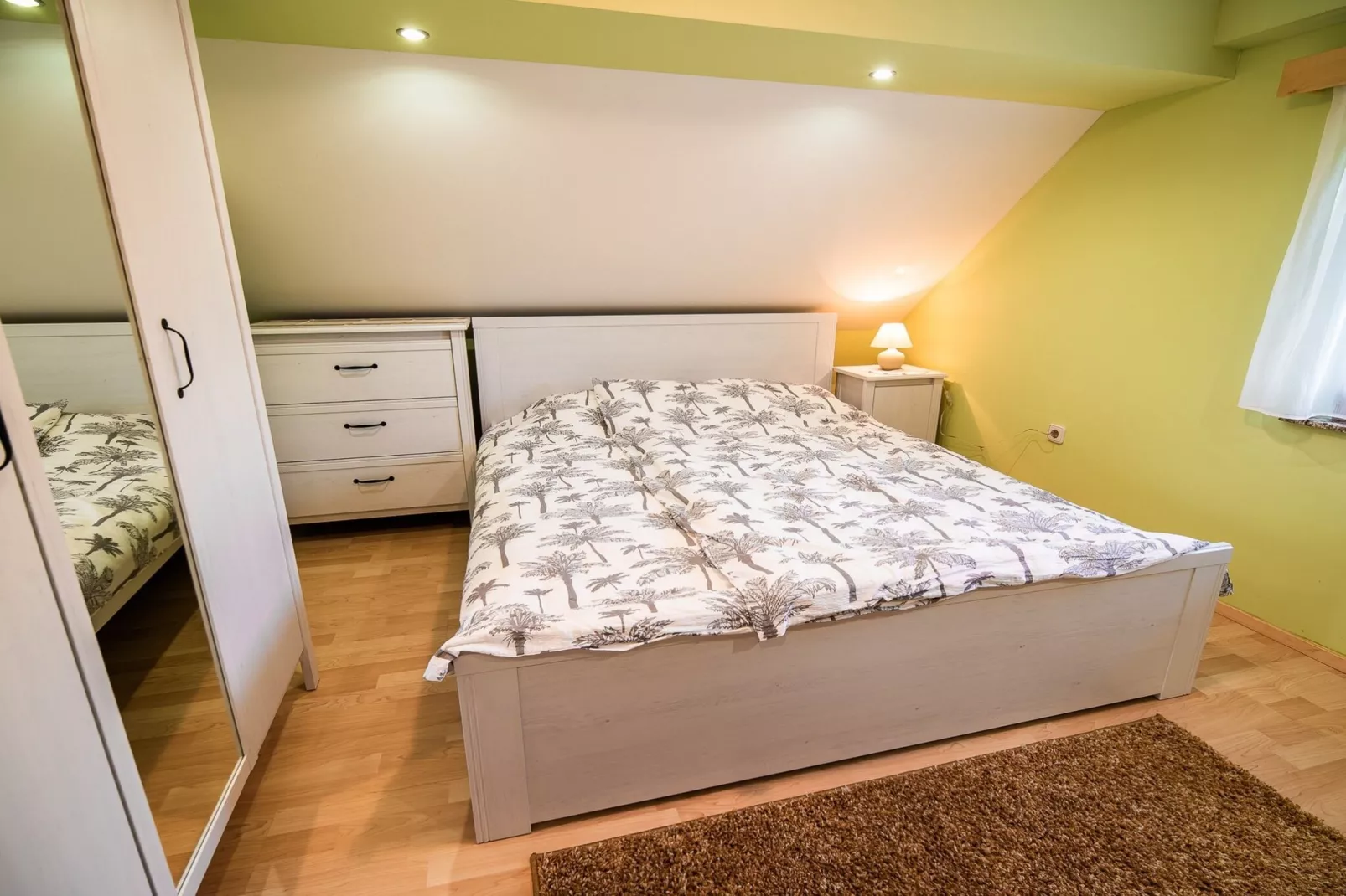 Golden Horizon Holiday Home with Terrace and Garden - One Bedroom Holiday Home with Terrace and Garden-Chambre