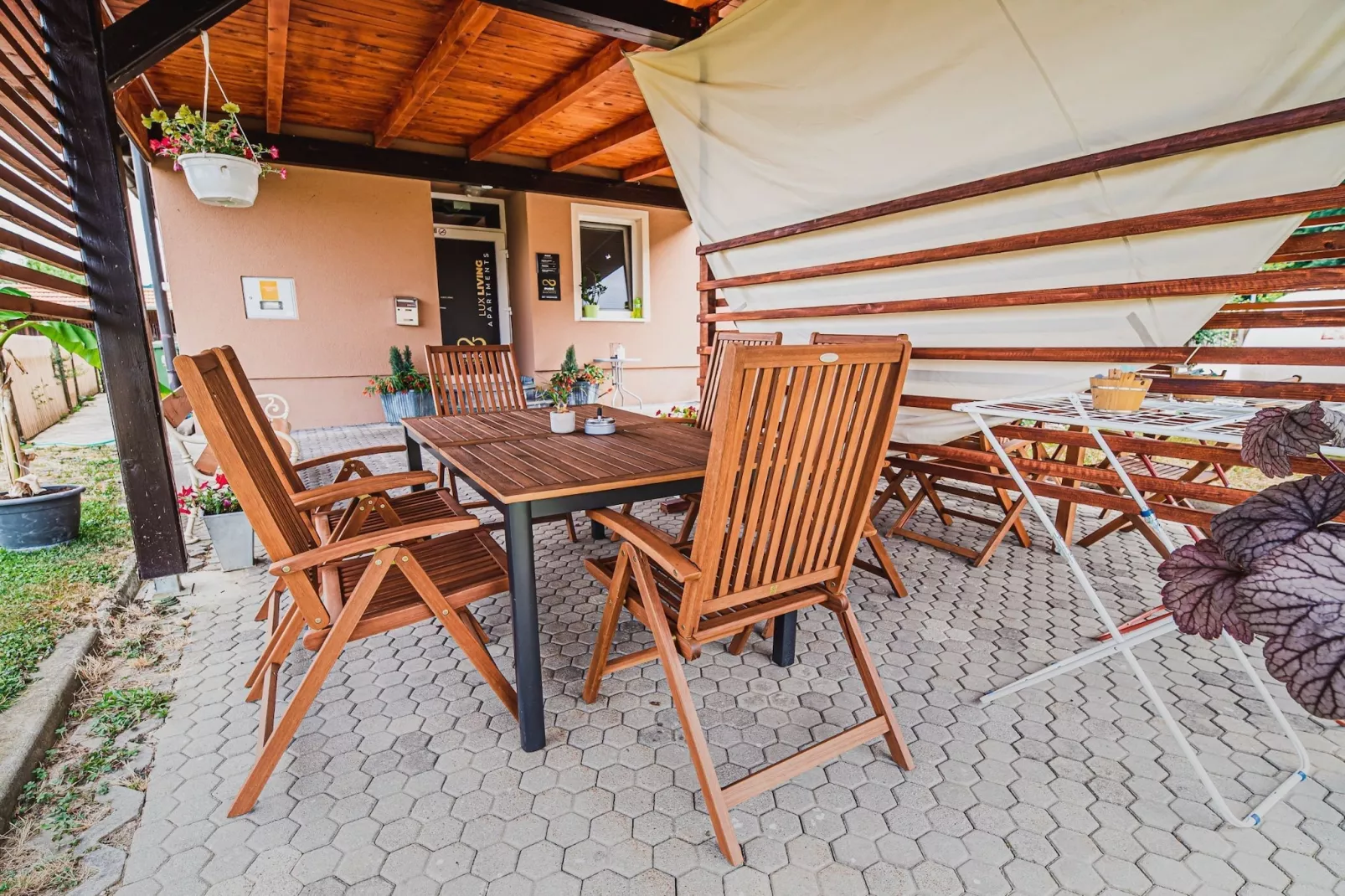 Elegant and Stylish Retreat Apartments with Terrace - Three Bedroom Apartment with Terrace-Extérieur