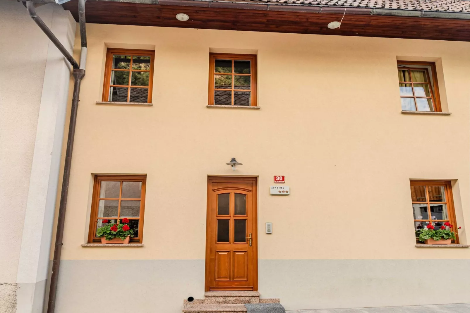 Log pod Mangartom Amazing Apartment with Balcony - One Bedroom Apartment with Balcony-Im Freien