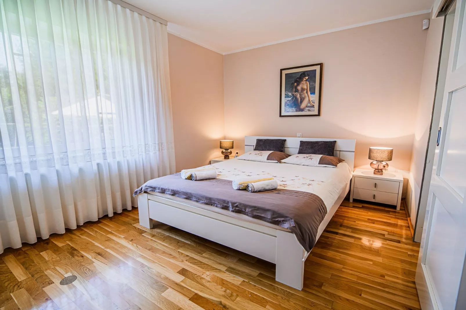 Stunning Rural Holiday Home with Garden and BBQ -  Four Bedroom Holiday Home-Bedroom